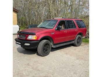 Automobil FORD