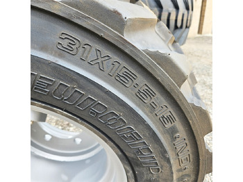 Kompletan kotač za Građevinski strojevi Giant 31X15,5-15: slika Kompletan kotač za Građevinski strojevi Giant 31X15,5-15