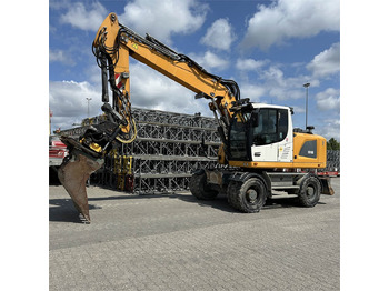 Bager na kotačima LIEBHERR A 918