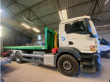 Kamion s kukastom dizalicom MAN TGS 26.440
