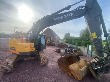 Bager gusjeničar Volvo ECR 235EL: slika Bager gusjeničar Volvo ECR 235EL