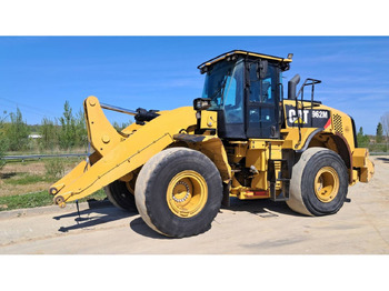 Utovarivač na kotačima CATERPILLAR 962M