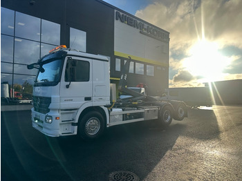 Kamion s kukastom dizalicom MERCEDES-BENZ Actros 2545