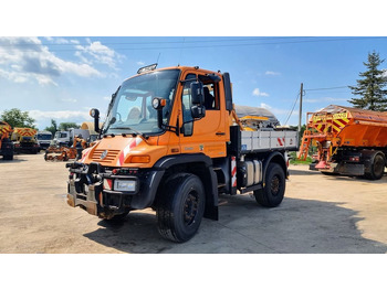 Općinski traktor UNIMOG U400