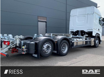 Transporter kontejnera/ Kamion s izmjenjivim sanducima DAF XG 480 FAN 6X2 Multiwechsler 1120-1320 mm 2xAHK: slika Transporter kontejnera/ Kamion s izmjenjivim sanducima DAF XG 480 FAN 6X2 Multiwechsler 1120-1320 mm 2xAHK