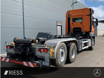 Novi Kamion Mercedes-Benz Arocs 2551 L Abrollkipper mit HAD, gelenkter lif: slika Novi Kamion Mercedes-Benz Arocs 2551 L Abrollkipper mit HAD, gelenkter lif Novi Kamion Mercedes-Benz Arocs 2551 L Abrollkipper mit HAD, gelenkter lif: slika Novi Kamion Mercedes-Benz Arocs 2551 L Abrollkipper mit HAD, gelenkter lif