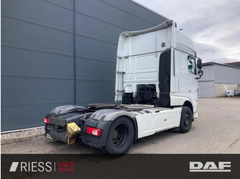 Tegljač DAF XF 460 FT Super Space Cab Retarder: slika Tegljač DAF XF 460 FT Super Space Cab Retarder