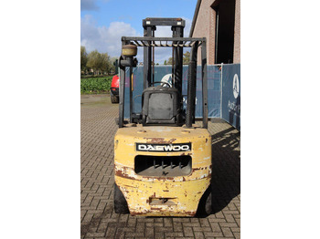 Diesel viličar Daewoo D30S-3: slika Diesel viličar Daewoo D30S-3