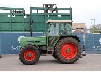 Traktor FENDT Farmer 300