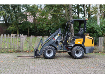 Utovarivač na kotačima GIANT