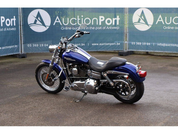 Motocikl Harley-Davidson Dyna Street Bob: slika Motocikl Harley-Davidson Dyna Street Bob