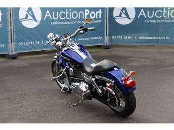 Motocikl Harley-Davidson Dyna Street Bob: slika Motocikl Harley-Davidson Dyna Street Bob