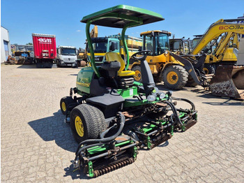Vrtna kosilica John Deere 8700 PC FM: slika Vrtna kosilica John Deere 8700 PC FM Vrtna kosilica John Deere 8700 PC FM: slika Vrtna kosilica John Deere 8700 PC FM