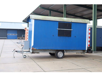 Prikolica sa zatvorenim sandukom