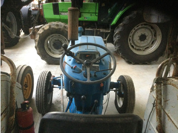 Traktor Ford 4000: slika Traktor Ford 4000
