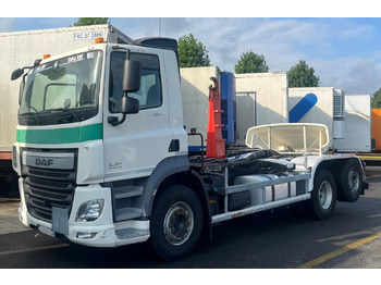 Kamion s kukastom dizalicom DAF CF 460