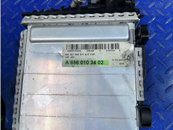 Međuhladnjak MAHLE Mercedes Benz A6560903900: slika Međuhladnjak MAHLE Mercedes Benz A6560903900