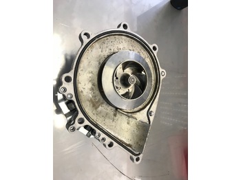 Mercedes Actros MP4 Water Pump Euro 5 / 6 - Vodena pumpa za Kamion: slika Mercedes Actros MP4 Water Pump Euro 5 / 6 - Vodena pumpa za Kamion Mercedes Actros MP4 Water Pump Euro 5 / 6 - Vodena pumpa za Kamion: slika Mercedes Actros MP4 Water Pump Euro 5 / 6 - Vodena pumpa za Kamion