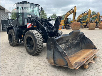 Utovarivač na kotačima Cat 910-14A: slika Utovarivač na kotačima Cat 910-14A