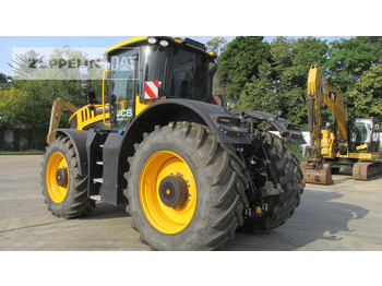 Traktor JCB