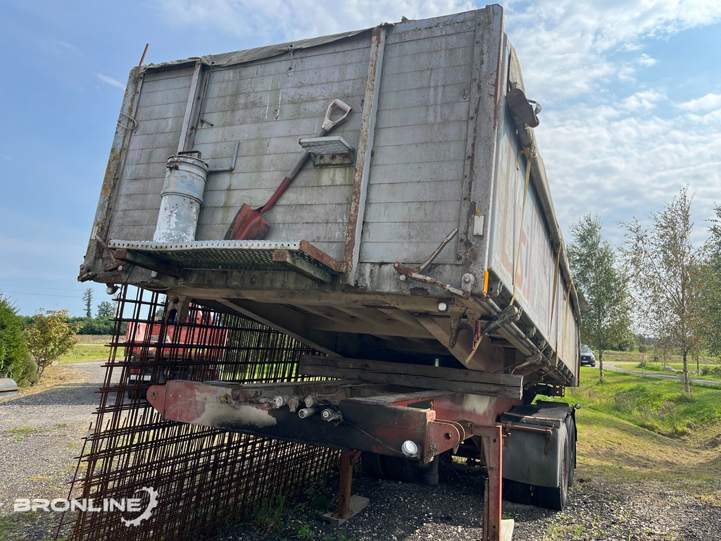 1988 LANGENDORF SK 18/26 Tipper - Kiper poluprikolica: slika 1988 LANGENDORF SK 18/26 Tipper - Kiper poluprikolica 1988 LANGENDORF SK 18/26 Tipper - Kiper poluprikolica: slika 1988 LANGENDORF SK 18/26 Tipper - Kiper poluprikolica
