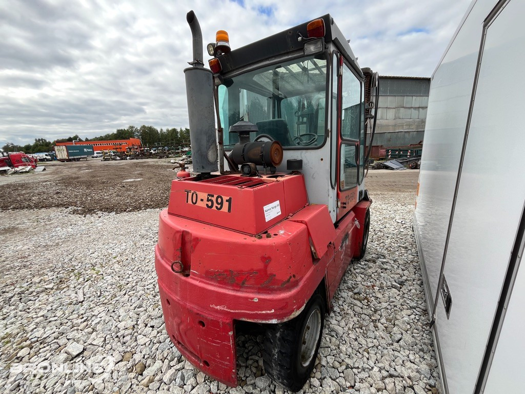 2000 Kalmar DCD 55-6H tõstuk - Diesel viličar: slika 2000 Kalmar DCD 55-6H tõstuk - Diesel viličar 2000 Kalmar DCD 55-6H tõstuk - Diesel viličar: slika 2000 Kalmar DCD 55-6H tõstuk - Diesel viličar