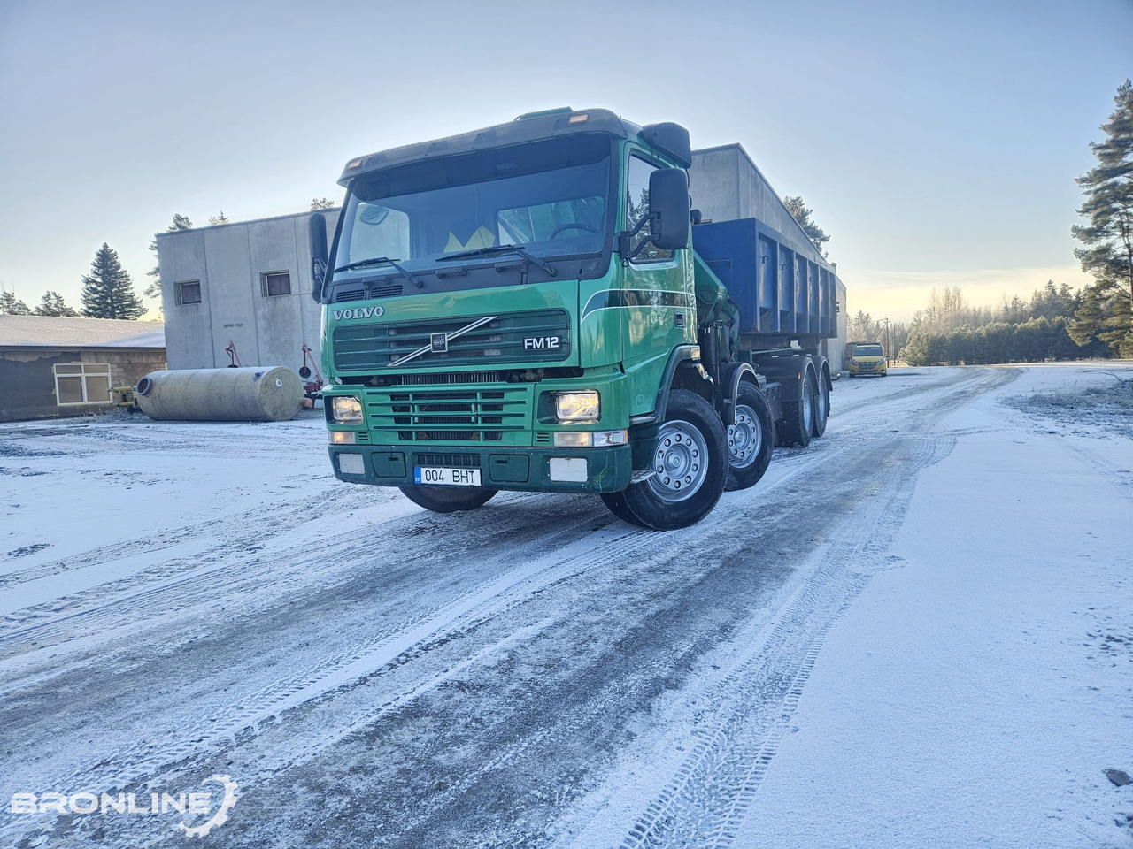 2002 Volvo FM12 8x4 Cable lift + Crane HMF - Kamion s kabelskim sustavom, Kamion s kranom: slika 2002 Volvo FM12 8x4 Cable lift + Crane HMF - Kamion s kabelskim sustavom, Kamion s kranom 2002 Volvo FM12 8x4 Cable lift + Crane HMF - Kamion s kabelskim sustavom, Kamion s kranom: slika 2002 Volvo FM12 8x4 Cable lift + Crane HMF - Kamion s kabelskim sustavom, Kamion s kranom