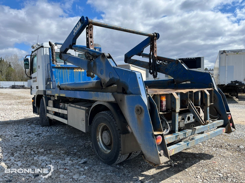 2004 Mercedes-Benz Actros 1832 Skip Loader Joab - Utovarivač s proklizavajućim upravljanjem: slika 2004 Mercedes-Benz Actros 1832 Skip Loader Joab - Utovarivač s proklizavajućim upravljanjem 2004 Mercedes-Benz Actros 1832 Skip Loader Joab - Utovarivač s proklizavajućim upravljanjem: slika 2004 Mercedes-Benz Actros 1832 Skip Loader Joab - Utovarivač s proklizavajućim upravljanjem
