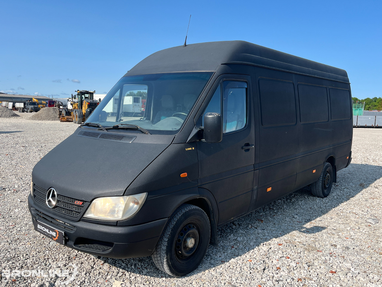 2004 Mercedes-Benz Sprinter 313 CDI 2.2d 95kW - Furgon: slika 2004 Mercedes-Benz Sprinter 313 CDI 2.2d 95kW - Furgon 2004 Mercedes-Benz Sprinter 313 CDI 2.2d 95kW - Furgon: slika 2004 Mercedes-Benz Sprinter 313 CDI 2.2d 95kW - Furgon