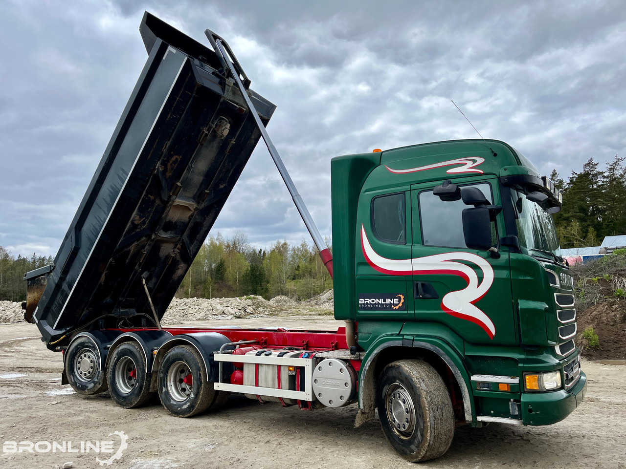 2013 V8 SCANIA R560 8X4 Tipper/Kallur/Retarder - Kiper: slika 2013 V8 SCANIA R560 8X4 Tipper/Kallur/Retarder - Kiper 2013 V8 SCANIA R560 8X4 Tipper/Kallur/Retarder - Kiper: slika 2013 V8 SCANIA R560 8X4 Tipper/Kallur/Retarder - Kiper