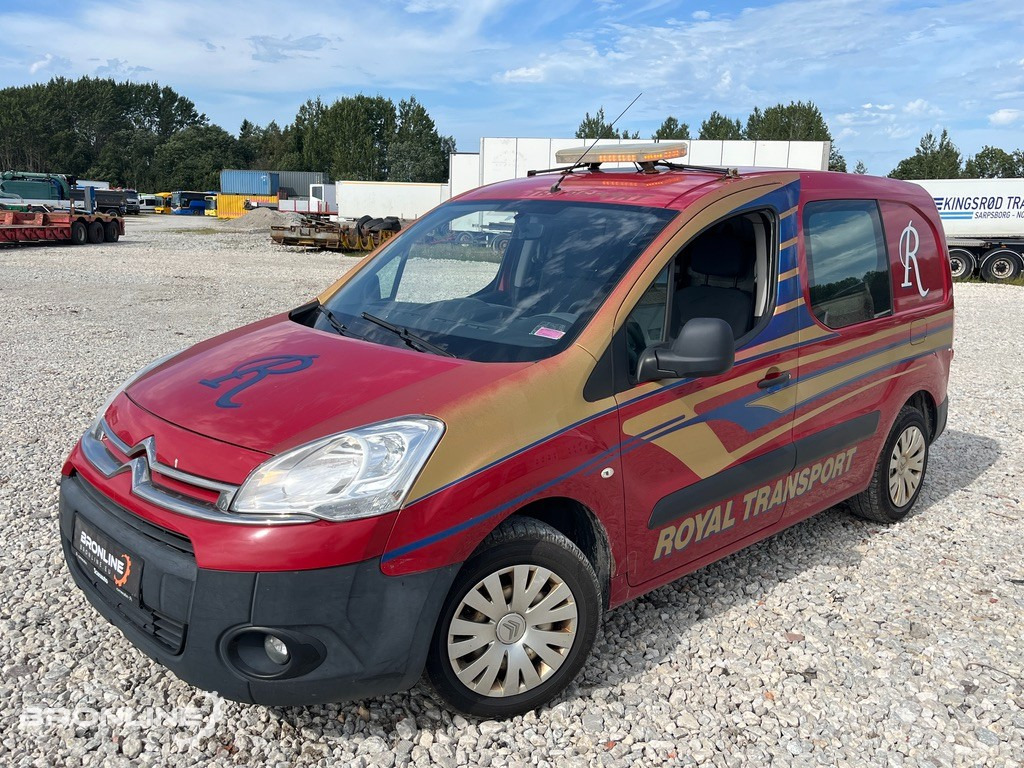 2015 Citroën Berlingo 1.6 84kW - Automobil: slika 2015 Citroën Berlingo 1.6 84kW - Automobil 2015 Citroën Berlingo 1.6 84kW - Automobil: slika 2015 Citroën Berlingo 1.6 84kW - Automobil