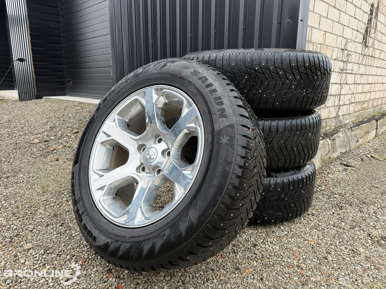 RAM 1500 Wheels 275/60 R20 - Kompletan kotač: slika RAM 1500 Wheels 275/60 R20 - Kompletan kotač RAM 1500 Wheels 275/60 R20 - Kompletan kotač: slika RAM 1500 Wheels 275/60 R20 - Kompletan kotač