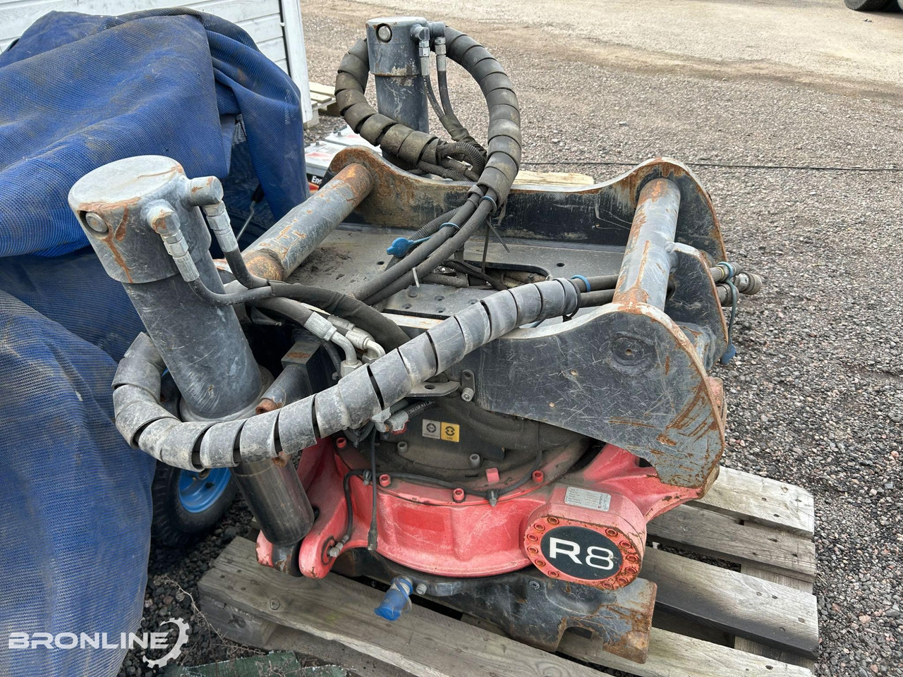 Rototilt R8 tiltrotator S70 - Tiltrotator: slika Rototilt R8 tiltrotator S70 - Tiltrotator Rototilt R8 tiltrotator S70 - Tiltrotator: slika Rototilt R8 tiltrotator S70 - Tiltrotator