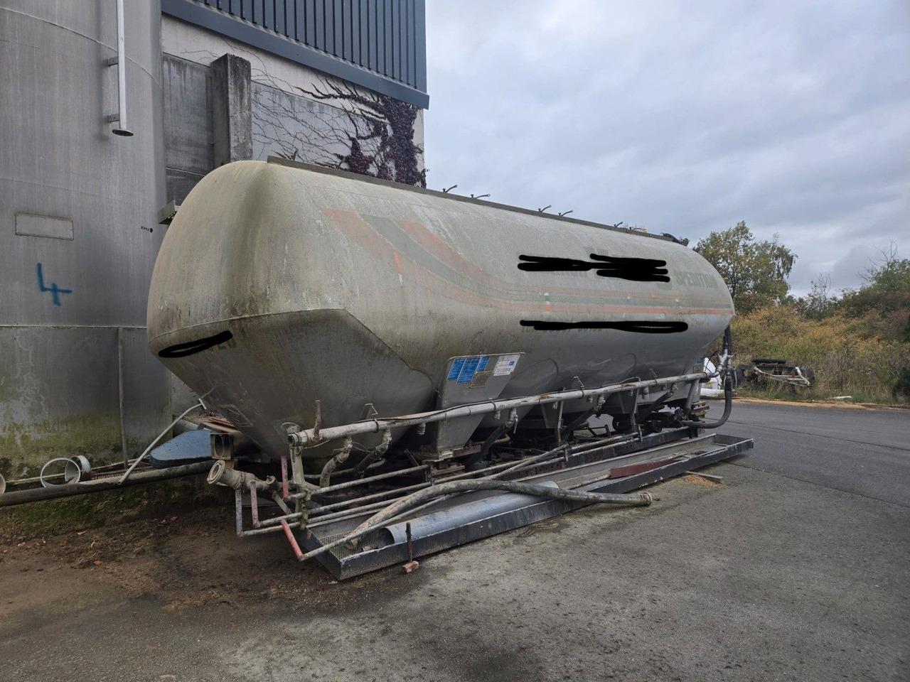 Feldbinder Silo Waage 31.000 Ltr - Silos poluprikolica: slika Feldbinder Silo Waage 31.000 Ltr - Silos poluprikolica Feldbinder Silo Waage 31.000 Ltr - Silos poluprikolica: slika Feldbinder Silo Waage 31.000 Ltr - Silos poluprikolica