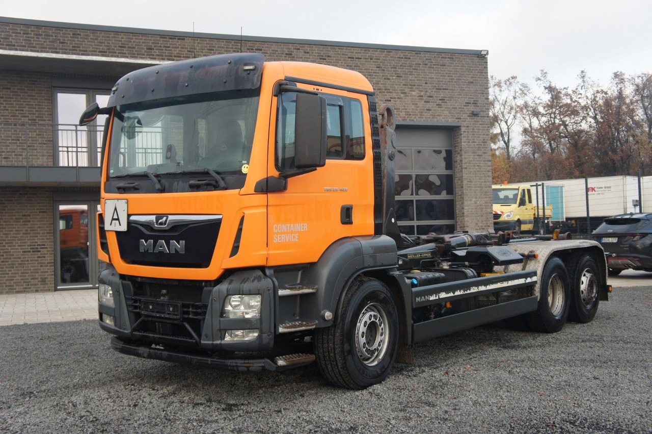 MAN TGS 26.420 Abrollkipper Meiller - Kamion s kukastom dizalicom: slika MAN TGS 26.420 Abrollkipper Meiller - Kamion s kukastom dizalicom MAN TGS 26.420 Abrollkipper Meiller - Kamion s kukastom dizalicom: slika MAN TGS 26.420 Abrollkipper Meiller - Kamion s kukastom dizalicom