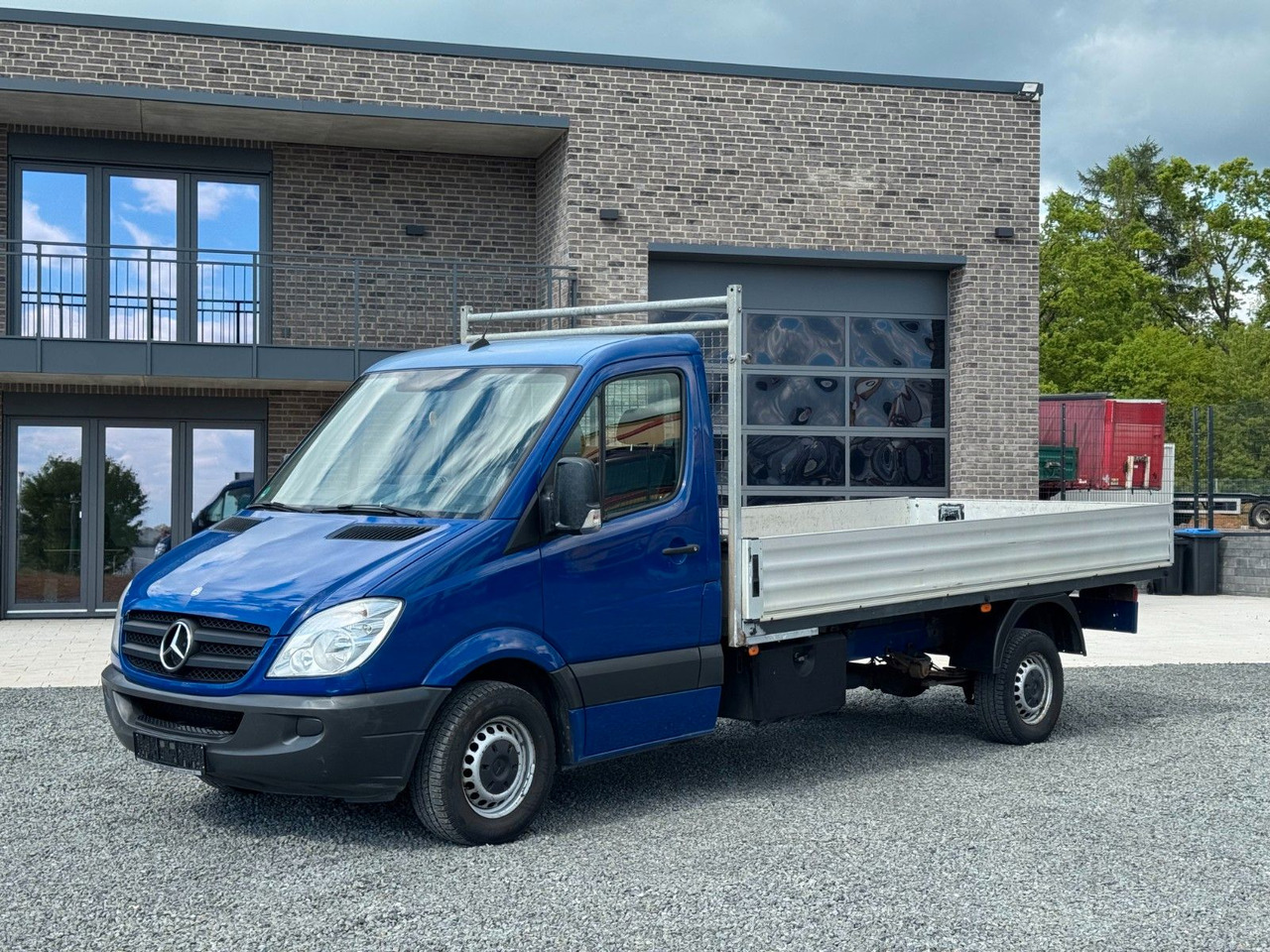Mercedes-Benz Sprinter 316 CDI Pritsche - Dostavno vozilo s ravnom platformom: slika Mercedes-Benz Sprinter 316 CDI Pritsche - Dostavno vozilo s ravnom platformom Mercedes-Benz Sprinter 316 CDI Pritsche - Dostavno vozilo s ravnom platformom: slika Mercedes-Benz Sprinter 316 CDI Pritsche - Dostavno vozilo s ravnom platformom