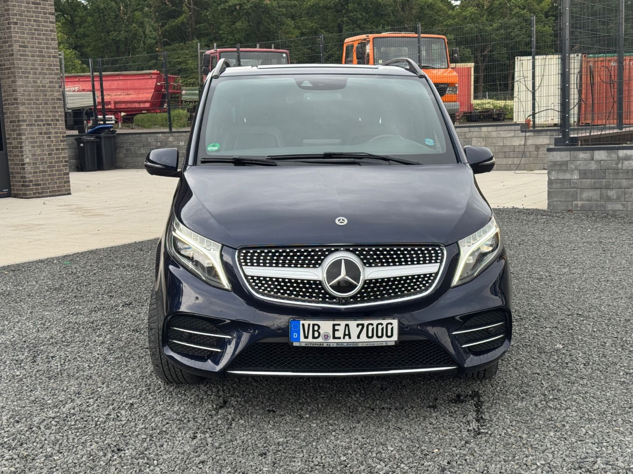 Mercedes-Benz V 250 AMG Avantg.Edition 4M Lang Distronic Stand - Putnički kombi: slika Mercedes-Benz V 250 AMG Avantg.Edition 4M Lang Distronic Stand - Putnički kombi Mercedes-Benz V 250 AMG Avantg.Edition 4M Lang Distronic Stand - Putnički kombi: slika Mercedes-Benz V 250 AMG Avantg.Edition 4M Lang Distronic Stand - Putnički kombi