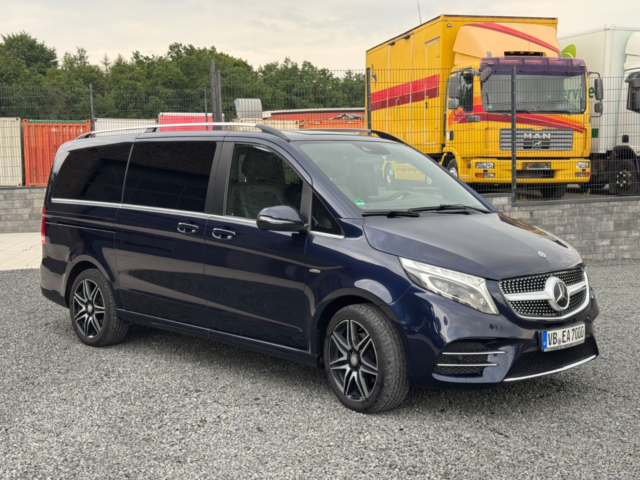 Mercedes-Benz V 250 AMG Avantg.Edition 4M Lang Distronic Stand - Putnički kombi: slika Mercedes-Benz V 250 AMG Avantg.Edition 4M Lang Distronic Stand - Putnički kombi Mercedes-Benz V 250 AMG Avantg.Edition 4M Lang Distronic Stand - Putnički kombi: slika Mercedes-Benz V 250 AMG Avantg.Edition 4M Lang Distronic Stand - Putnički kombi