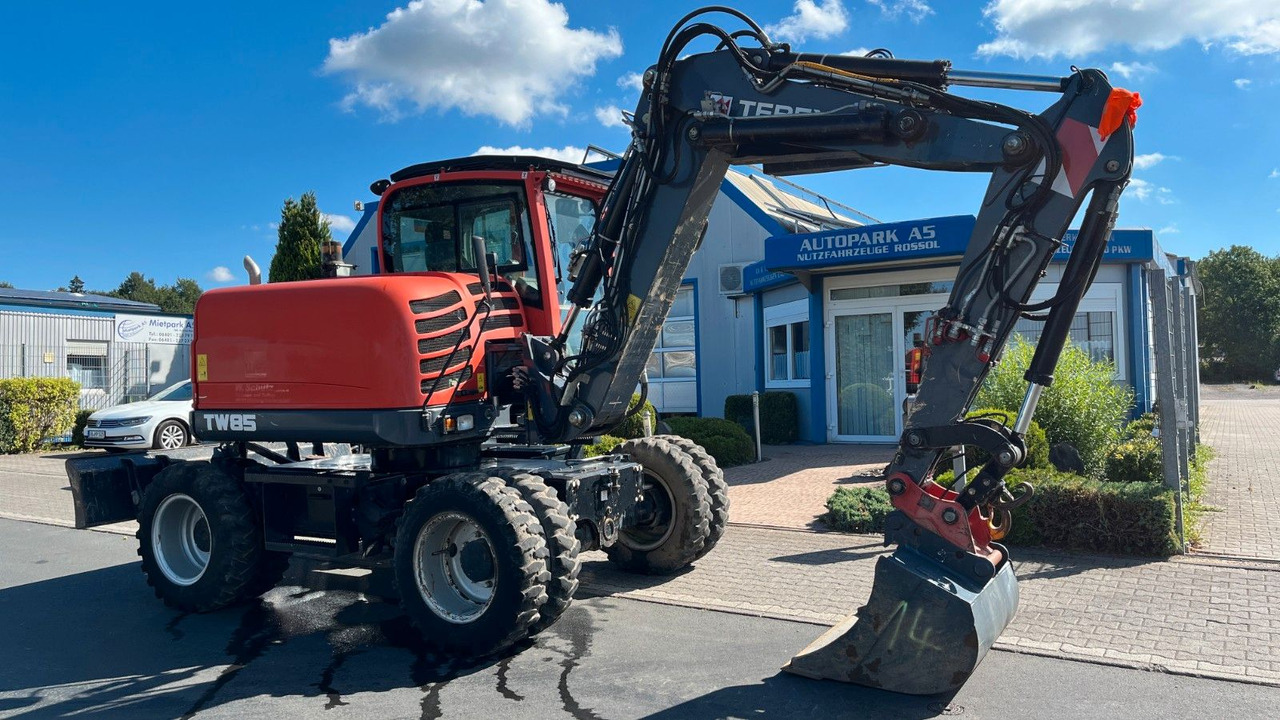 Schaeff TeRex TW85 Mobilbagger 8600 Kg Verstellausleger - Bager na kotačima: slika Schaeff TeRex TW85 Mobilbagger 8600 Kg Verstellausleger - Bager na kotačima Schaeff TeRex TW85 Mobilbagger 8600 Kg Verstellausleger - Bager na kotačima: slika Schaeff TeRex TW85 Mobilbagger 8600 Kg Verstellausleger - Bager na kotačima