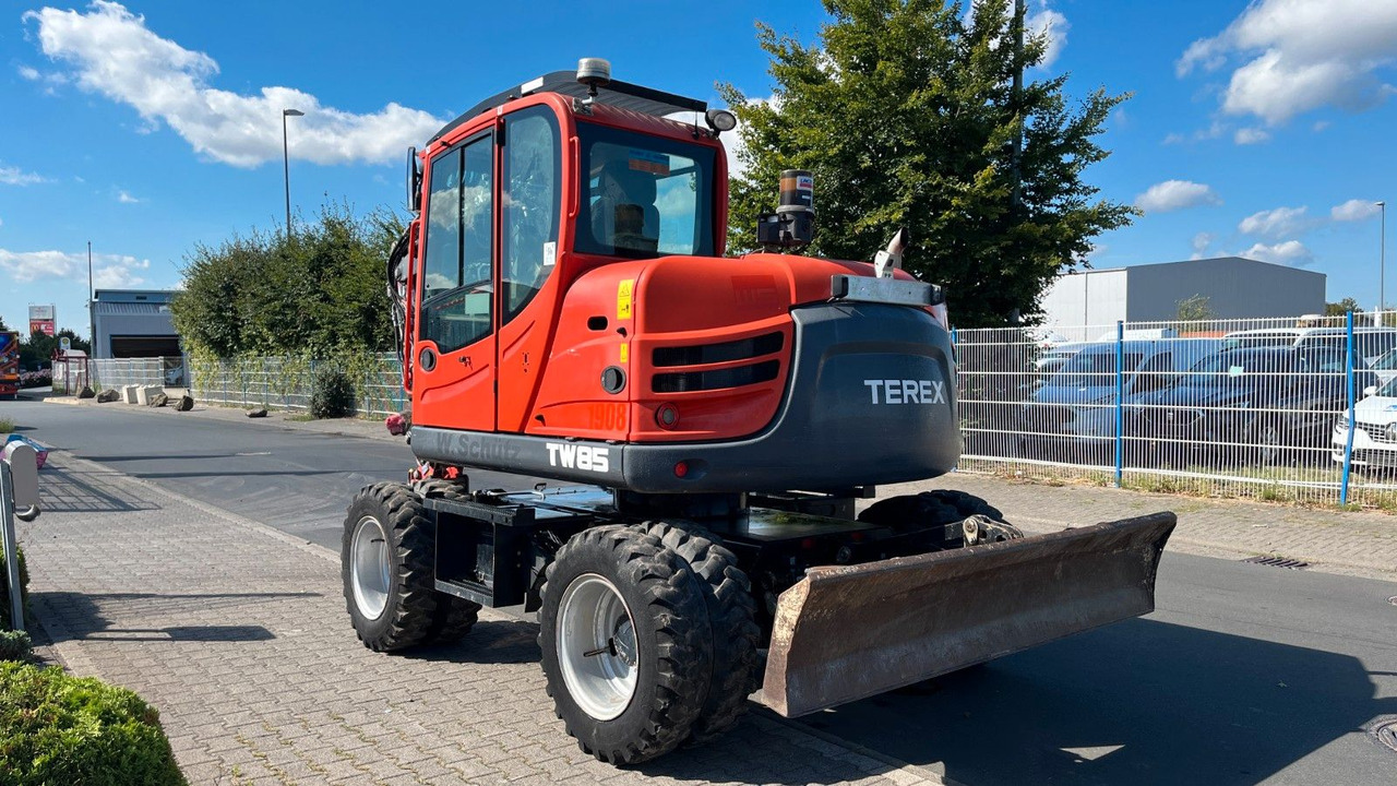 Schaeff TeRex TW85 Mobilbagger 8600 Kg Verstellausleger - Bager na kotačima: slika Schaeff TeRex TW85 Mobilbagger 8600 Kg Verstellausleger - Bager na kotačima Schaeff TeRex TW85 Mobilbagger 8600 Kg Verstellausleger - Bager na kotačima: slika Schaeff TeRex TW85 Mobilbagger 8600 Kg Verstellausleger - Bager na kotačima