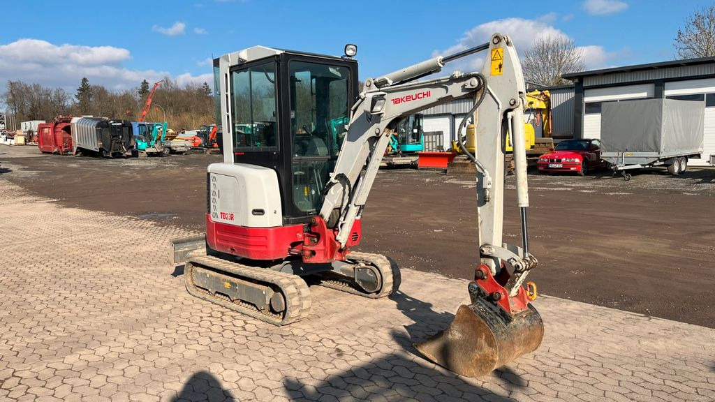 Takeuchi TB23R Minibagger 2670 Kg - Mini bager: slika Takeuchi TB23R Minibagger 2670 Kg - Mini bager Takeuchi TB23R Minibagger 2670 Kg - Mini bager: slika Takeuchi TB23R Minibagger 2670 Kg - Mini bager