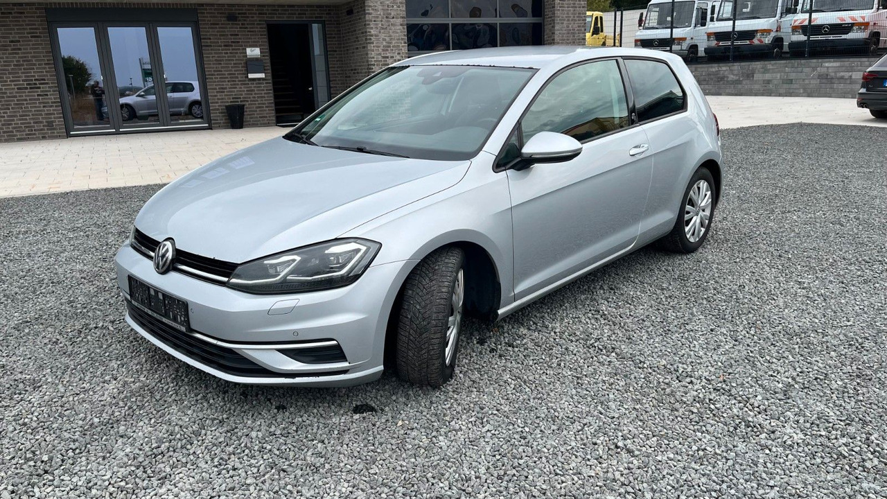 Volkswagen Golf VII Lim. Sound Start-Stopp - Automobil: slika Volkswagen Golf VII Lim. Sound Start-Stopp - Automobil Volkswagen Golf VII Lim. Sound Start-Stopp - Automobil: slika Volkswagen Golf VII Lim. Sound Start-Stopp - Automobil