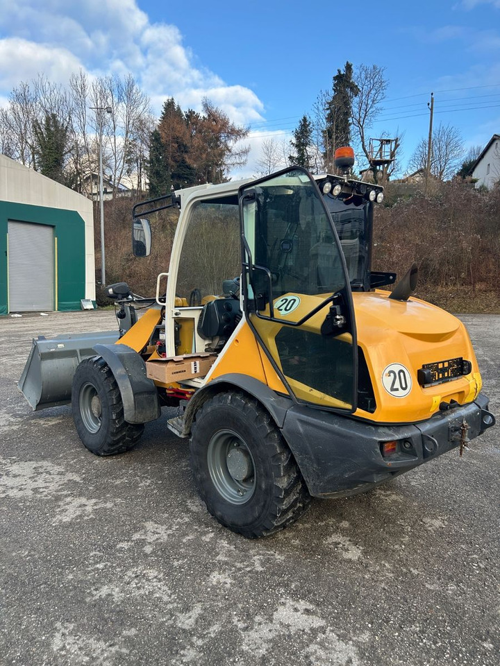 Liebherr L 506 - Utovarivač na kotačima: slika Liebherr L 506 - Utovarivač na kotačima Liebherr L 506 - Utovarivač na kotačima: slika Liebherr L 506 - Utovarivač na kotačima