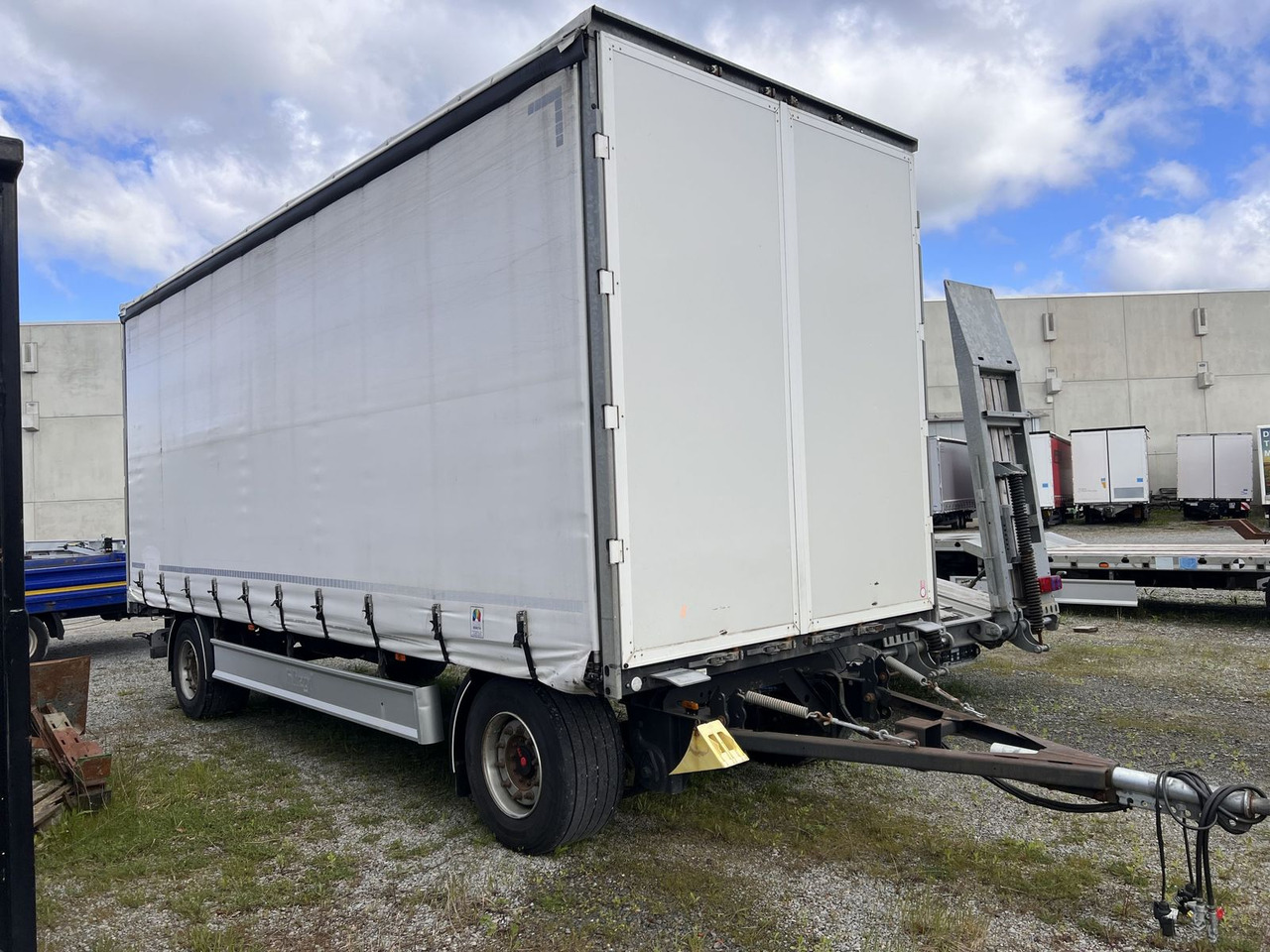 2 Achs Jumbo- Planen, Mega, durchladbar - Kamion s ceradom: slika 2 Achs Jumbo- Planen, Mega, durchladbar - Kamion s ceradom 2 Achs Jumbo- Planen, Mega, durchladbar - Kamion s ceradom: slika 2 Achs Jumbo- Planen, Mega, durchladbar - Kamion s ceradom