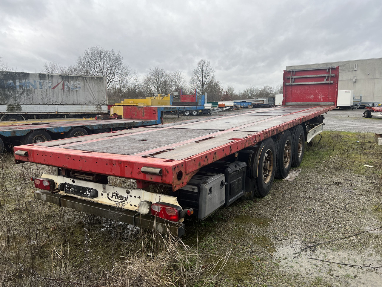 Fliegl SDS350 3 Achs Sattelauflieger - Poluprikolica plato/ Otvoreni sanduk: slika Fliegl SDS350 3 Achs Sattelauflieger - Poluprikolica plato/ Otvoreni sanduk Fliegl SDS350 3 Achs Sattelauflieger - Poluprikolica plato/ Otvoreni sanduk: slika Fliegl SDS350 3 Achs Sattelauflieger - Poluprikolica plato/ Otvoreni sanduk