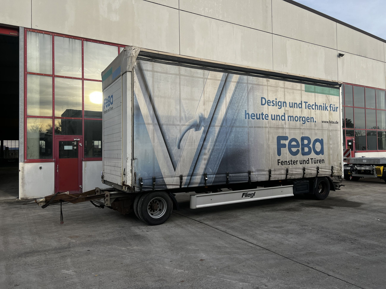 Fliegl ZPS180 2 Achs Jumbo-Planenanhänger - Prikolica s ceradom: slika Fliegl ZPS180 2 Achs Jumbo-Planenanhänger - Prikolica s ceradom Fliegl ZPS180 2 Achs Jumbo-Planenanhänger - Prikolica s ceradom: slika Fliegl ZPS180 2 Achs Jumbo-Planenanhänger - Prikolica s ceradom