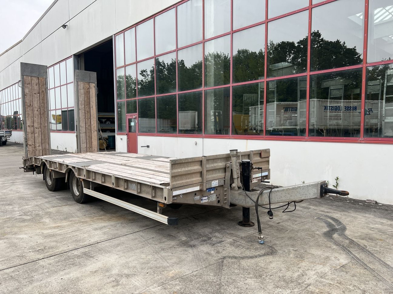 Humbaur 21 t Tandemtieflader - Prikolica s niskim utovarivačem: slika Humbaur 21 t Tandemtieflader - Prikolica s niskim utovarivačem Humbaur 21 t Tandemtieflader - Prikolica s niskim utovarivačem: slika Humbaur 21 t Tandemtieflader - Prikolica s niskim utovarivačem