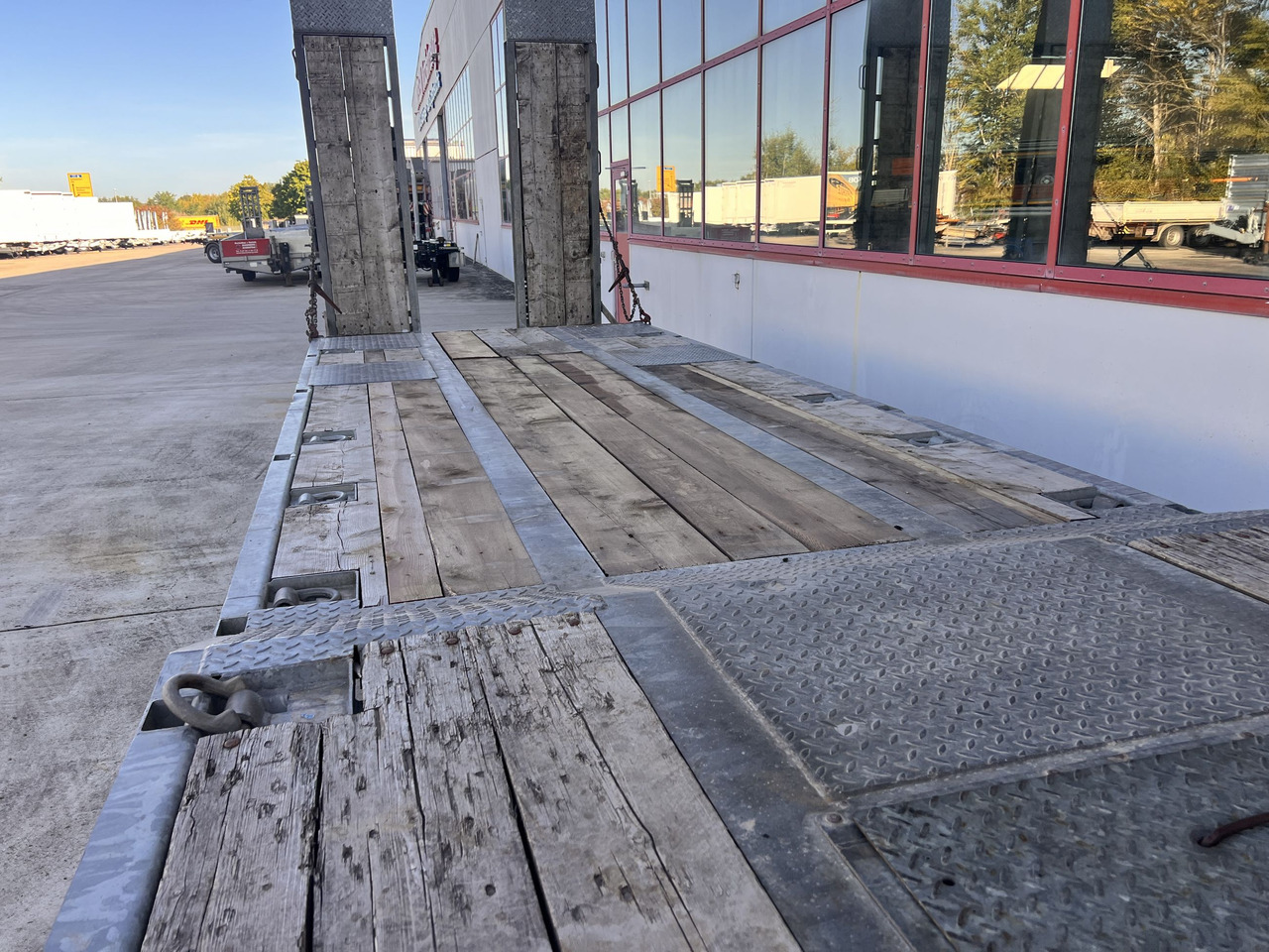 Humbaur HTD 30 3 Achs Tiefladeranhänger, verzinkt - Prikolica s niskim utovarivačem: slika Humbaur HTD 30 3 Achs Tiefladeranhänger, verzinkt - Prikolica s niskim utovarivačem Humbaur HTD 30 3 Achs Tiefladeranhänger, verzinkt - Prikolica s niskim utovarivačem: slika Humbaur HTD 30 3 Achs Tiefladeranhänger, verzinkt - Prikolica s niskim utovarivačem