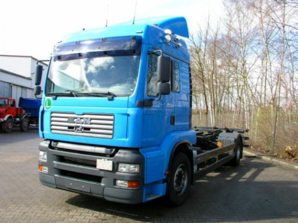 MAN TGA 02 18.410 TGA2 Achs BDF- LKW - Transporter kontejnera/ Kamion s izmjenjivim sanducima: slika MAN TGA 02 18.410 TGA2 Achs BDF- LKW - Transporter kontejnera/ Kamion s izmjenjivim sanducima MAN TGA 02 18.410 TGA2 Achs BDF- LKW - Transporter kontejnera/ Kamion s izmjenjivim sanducima: slika MAN TGA 02 18.410 TGA2 Achs BDF- LKW - Transporter kontejnera/ Kamion s izmjenjivim sanducima