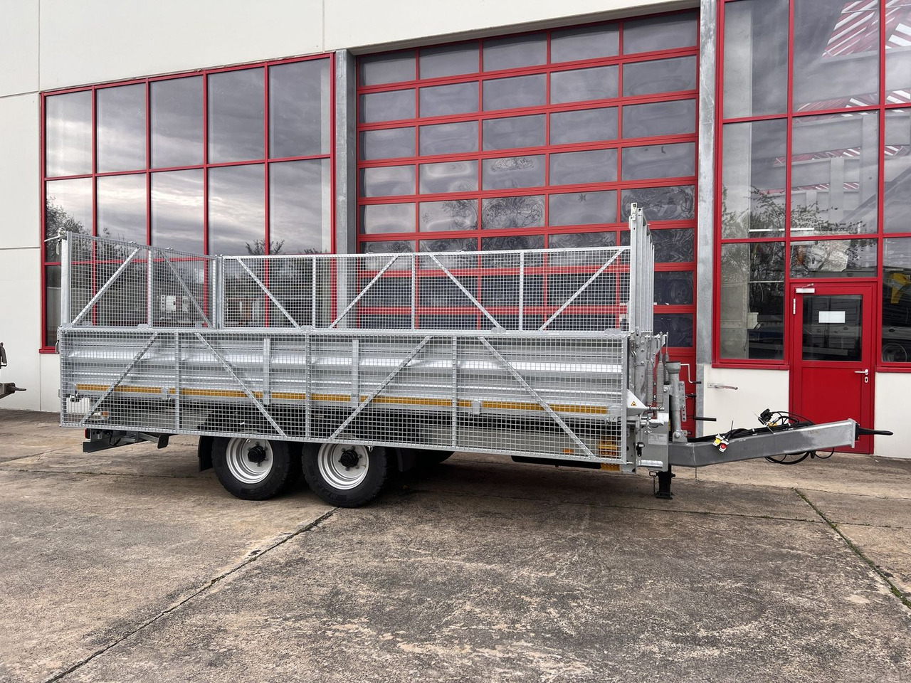 Möslein 14 t Tandem- Kipper Tieflader 5,70 m lang, Brei - Kiper prikolica: slika Möslein 14 t Tandem- Kipper Tieflader 5,70 m lang, Brei - Kiper prikolica Möslein 14 t Tandem- Kipper Tieflader 5,70 m lang, Brei - Kiper prikolica: slika Möslein 14 t Tandem- Kipper Tieflader 5,70 m lang, Brei - Kiper prikolica